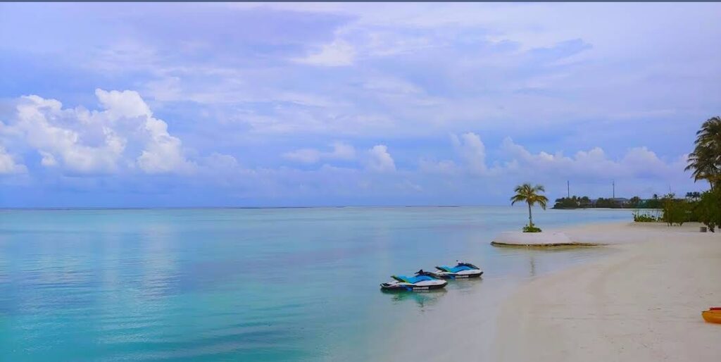 What is Ozen Life Maadhoo ?
