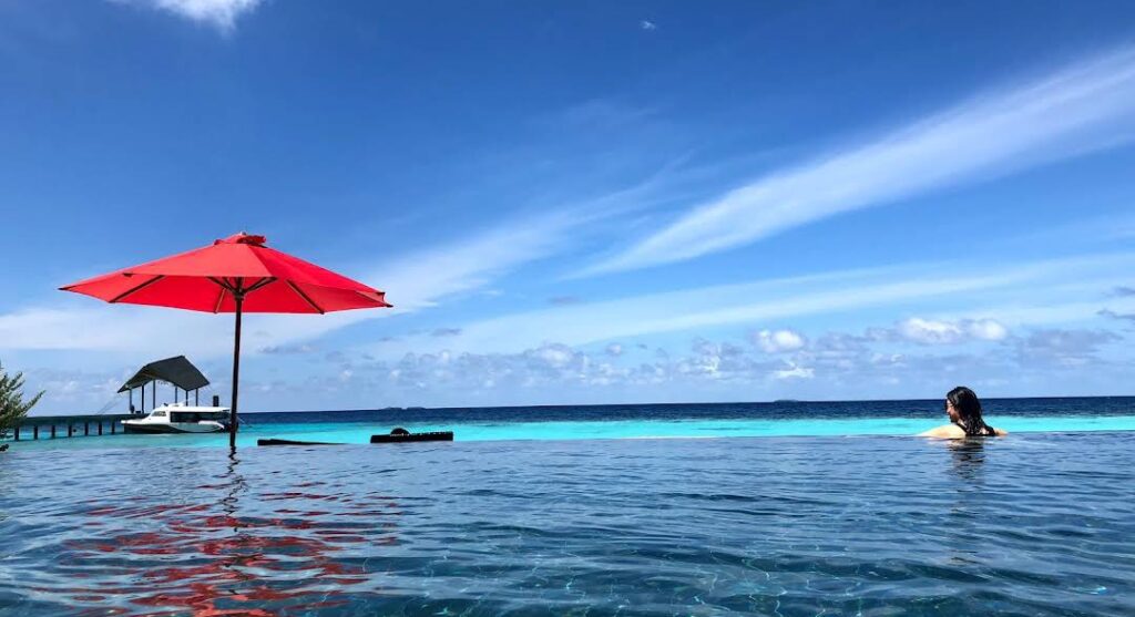 What kind of views can guests enjoy from Havodda Resort Maldives ?