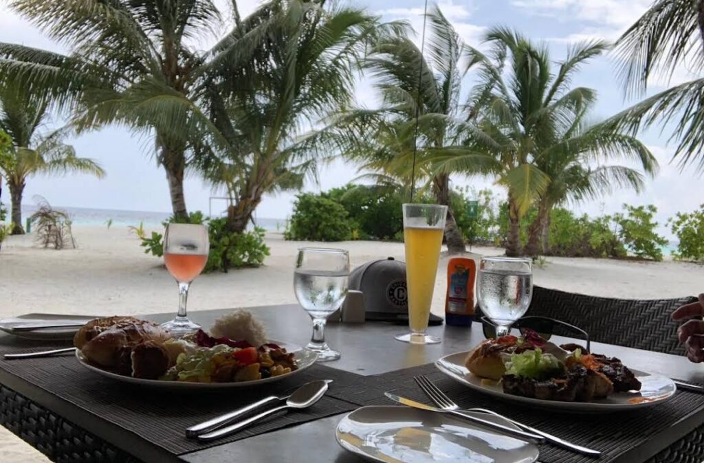 What are the dining options available at the resort?