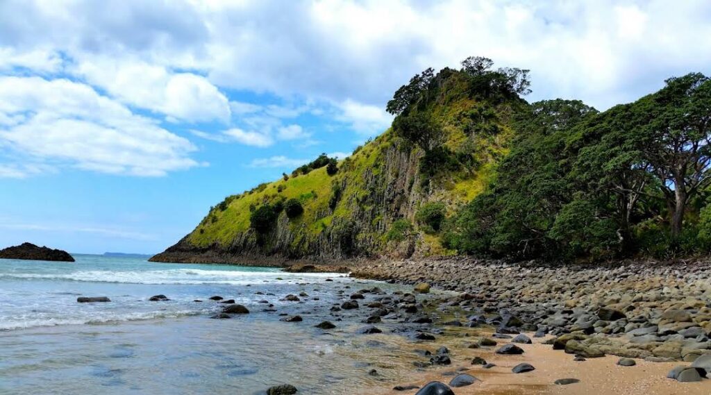 Best time to visit New Chums Beach.