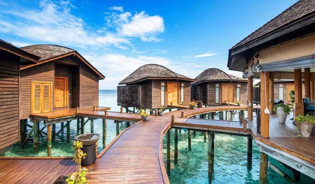 Accommodation and Food of sun Island