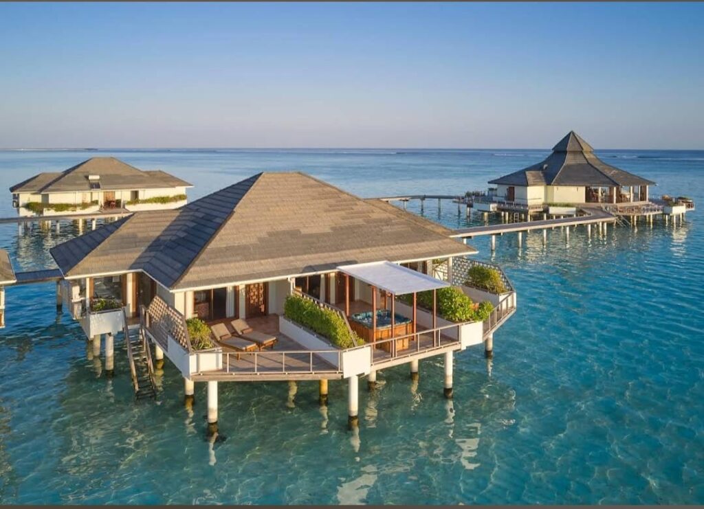 Find Places to visit in the Maldives| Redisson Blu